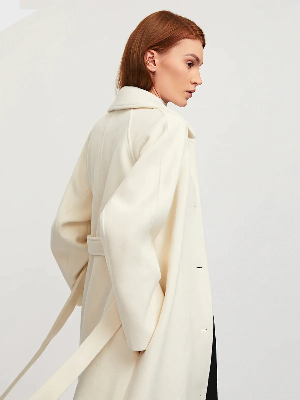 Loose wool coat with belt