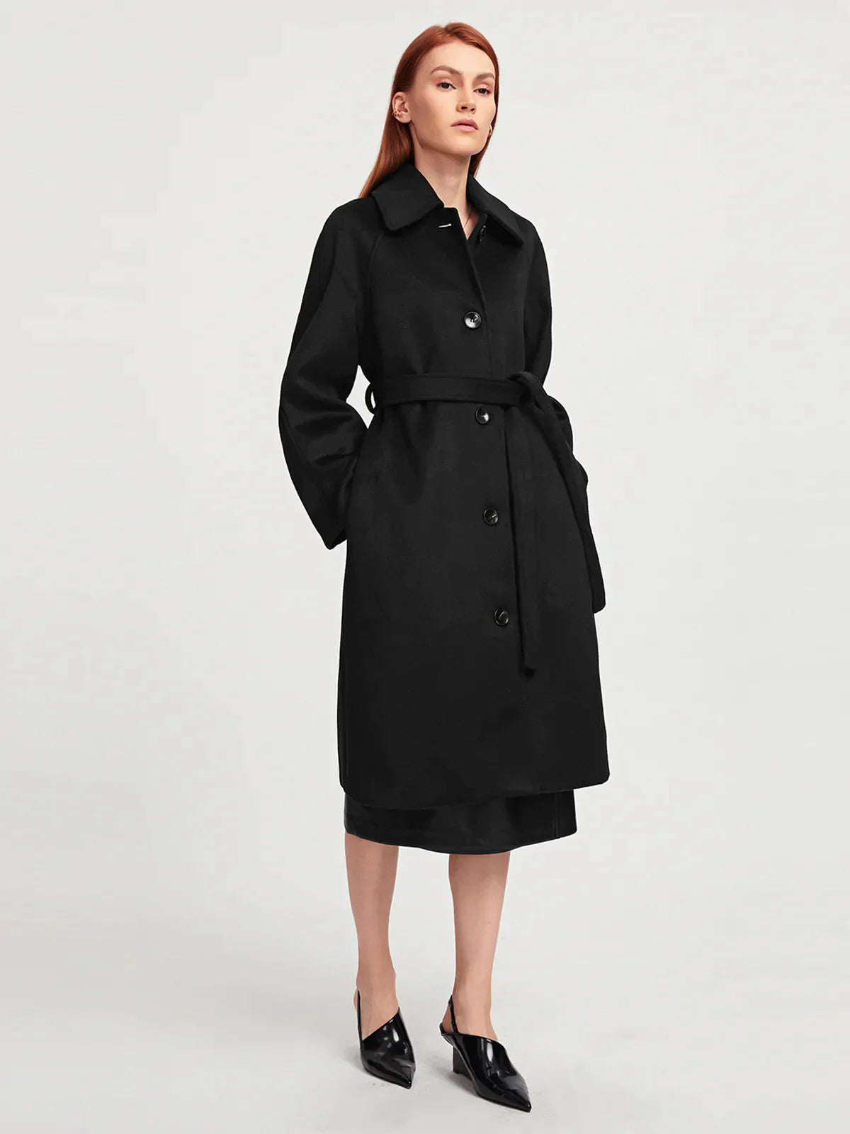 Loose wool coat with belt