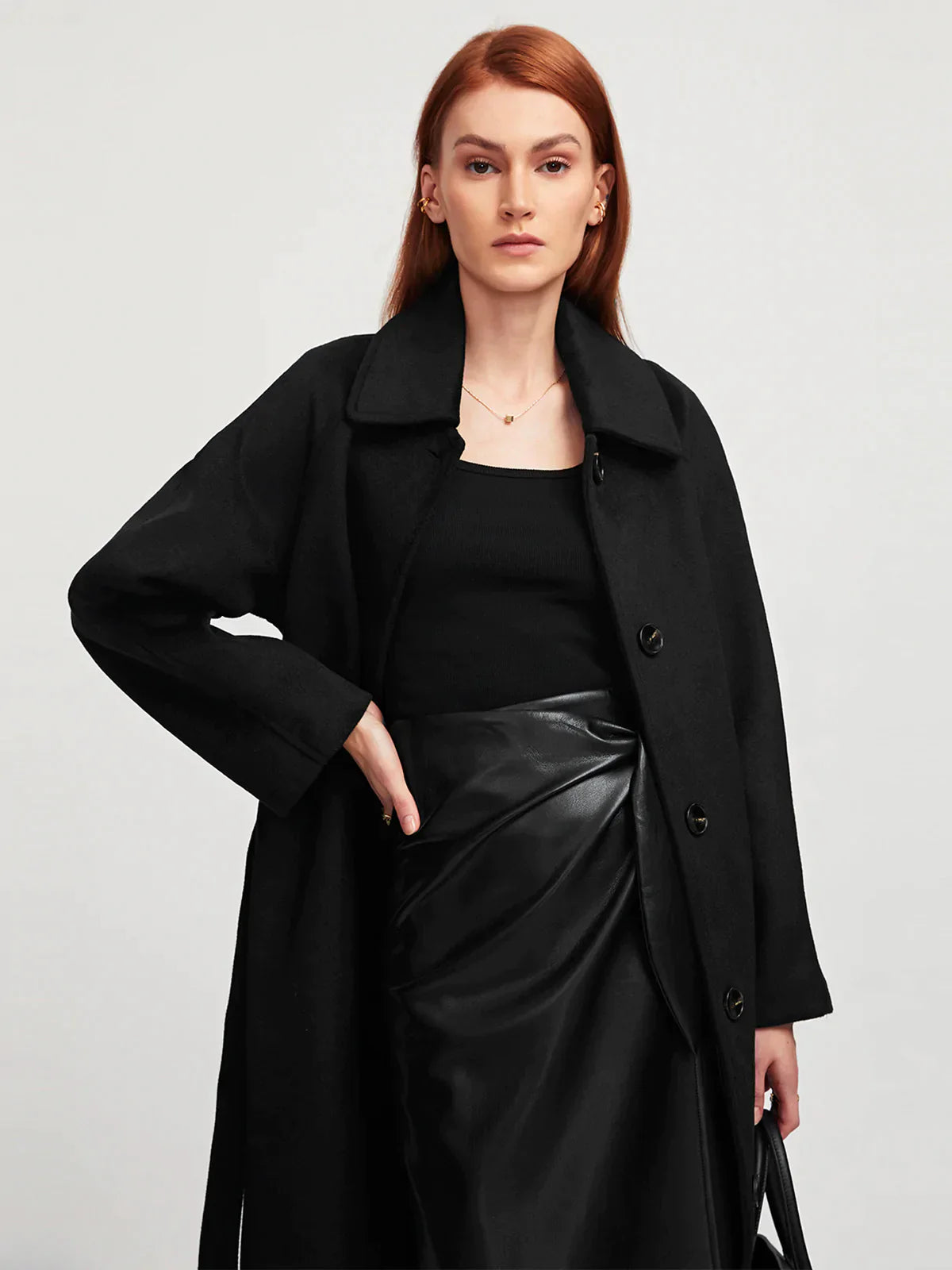 Loose wool coat with belt