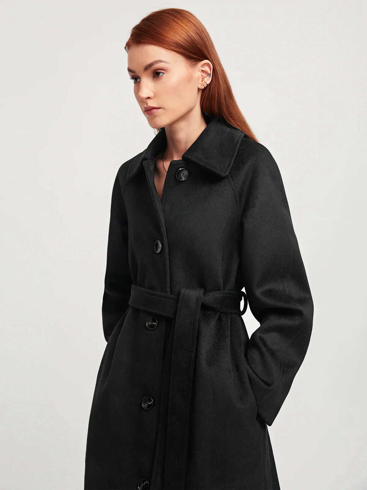 Loose wool coat with belt