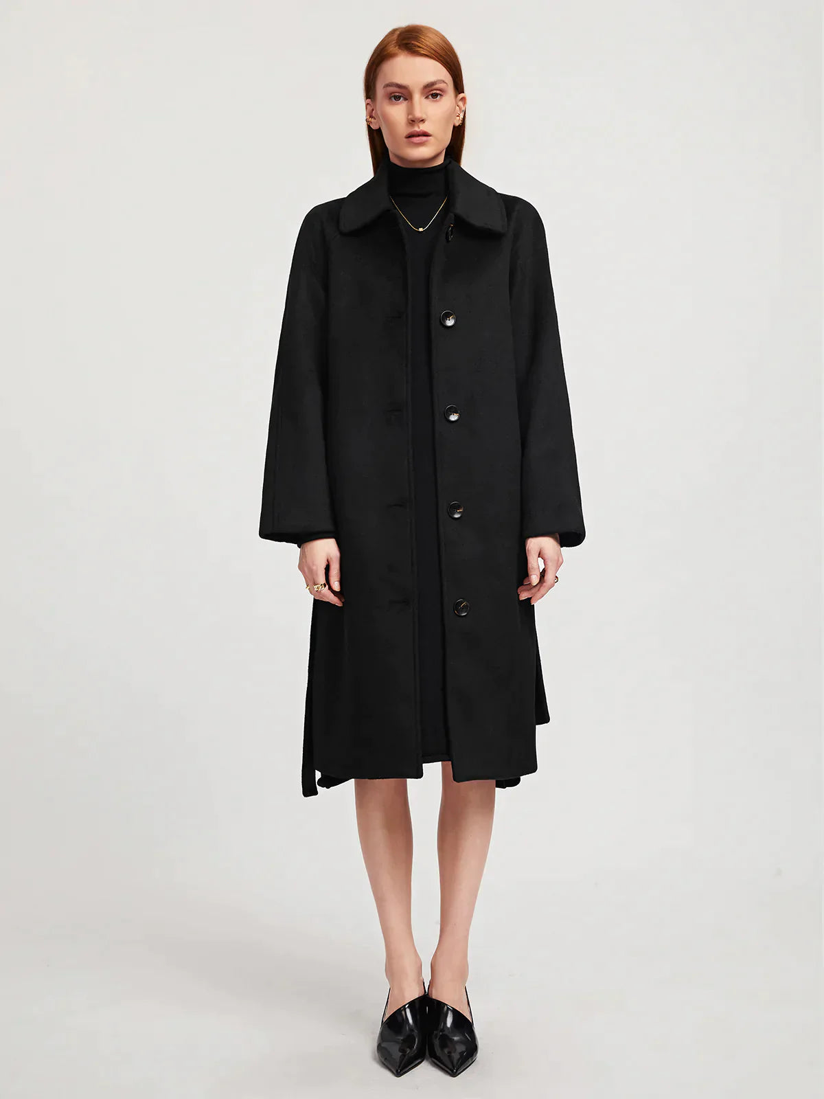 Loose wool coat with belt