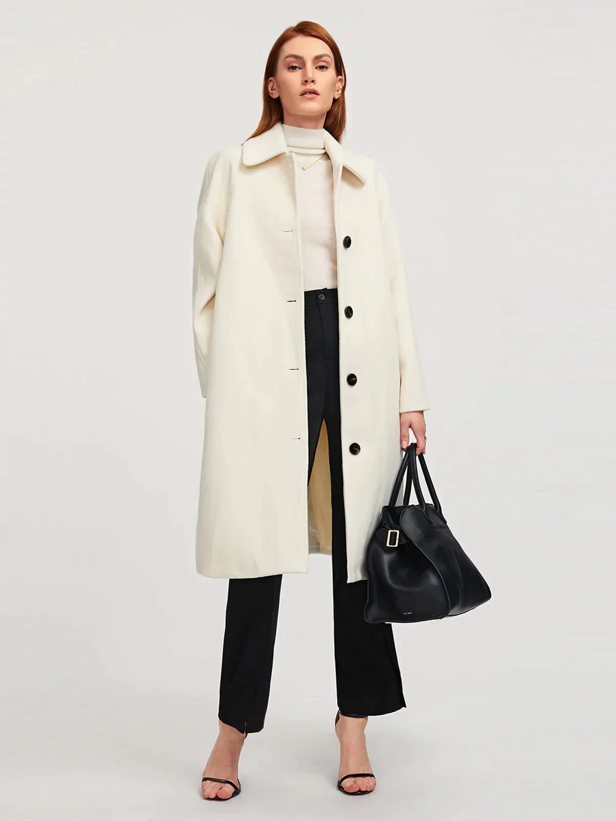 Loose wool coat with belt