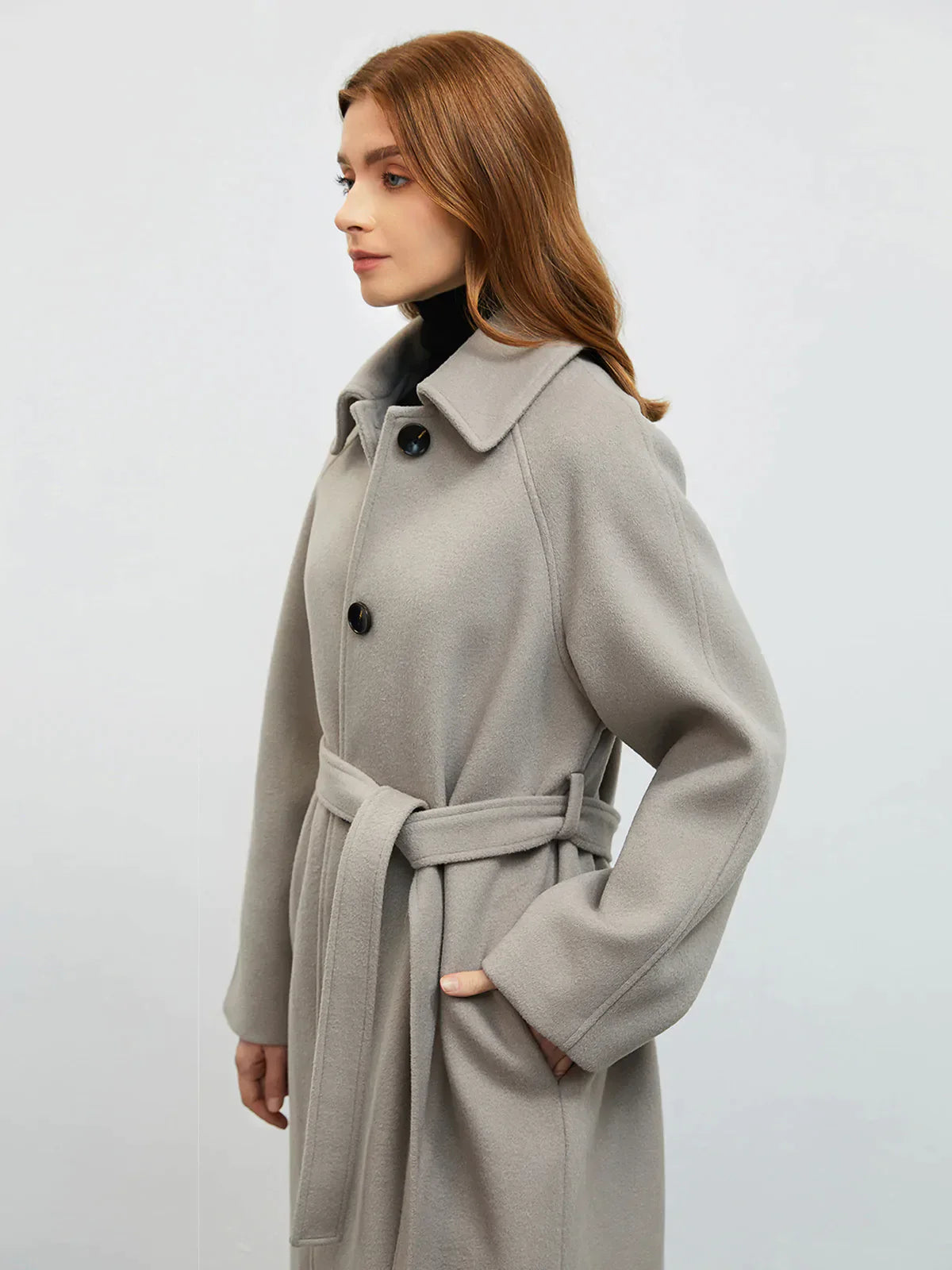 Loose wool coat with belt